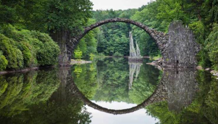 Rakotzbrücke, la leggenda del "ponte del diavolo"